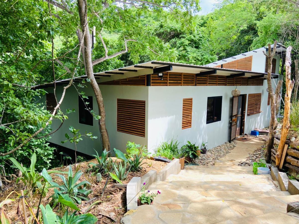 Nosotros Playa Maderas - Surf House & Casitas Villa Exterior photo