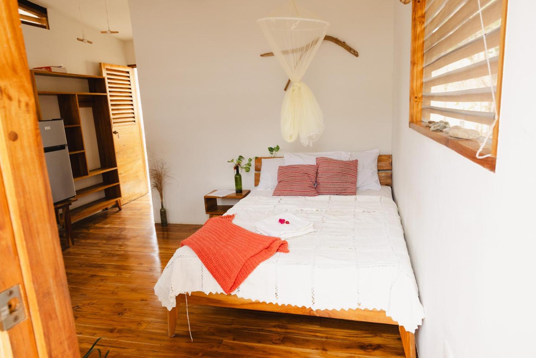 Nosotros Playa Maderas - Surf House & Casitas Villa Exterior photo