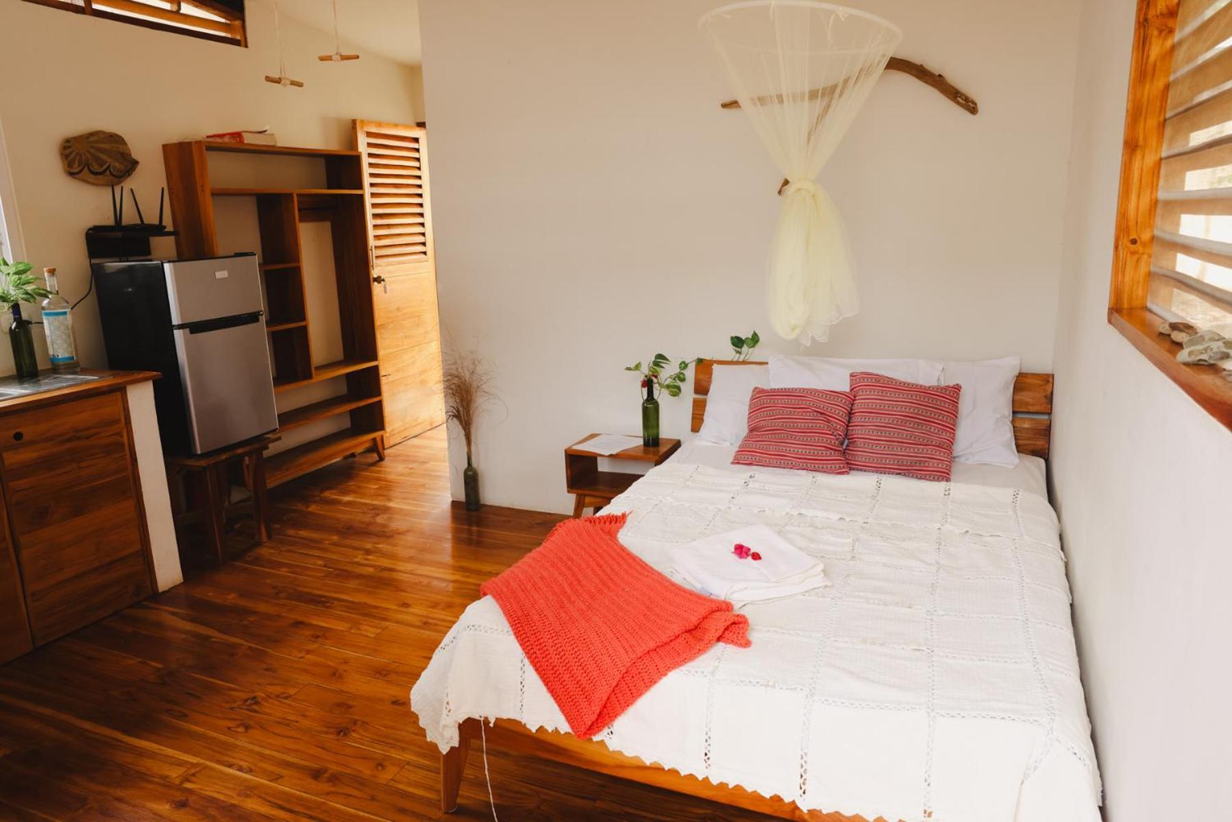 Nosotros Playa Maderas - Surf House & Casitas Villa Exterior photo